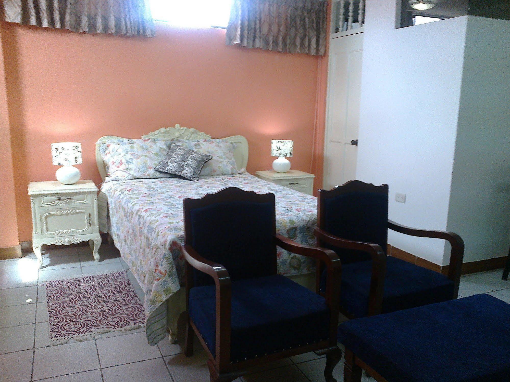 Strenua Santa Maria Suites Трухильо Экстерьер фото