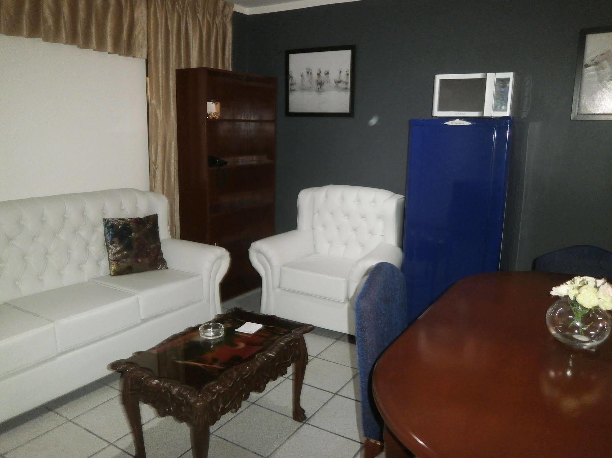 Strenua Santa Maria Suites Трухильо Экстерьер фото