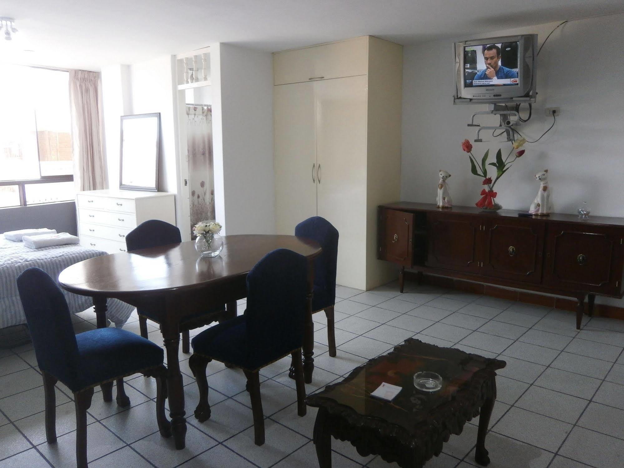 Strenua Santa Maria Suites Трухильо Экстерьер фото