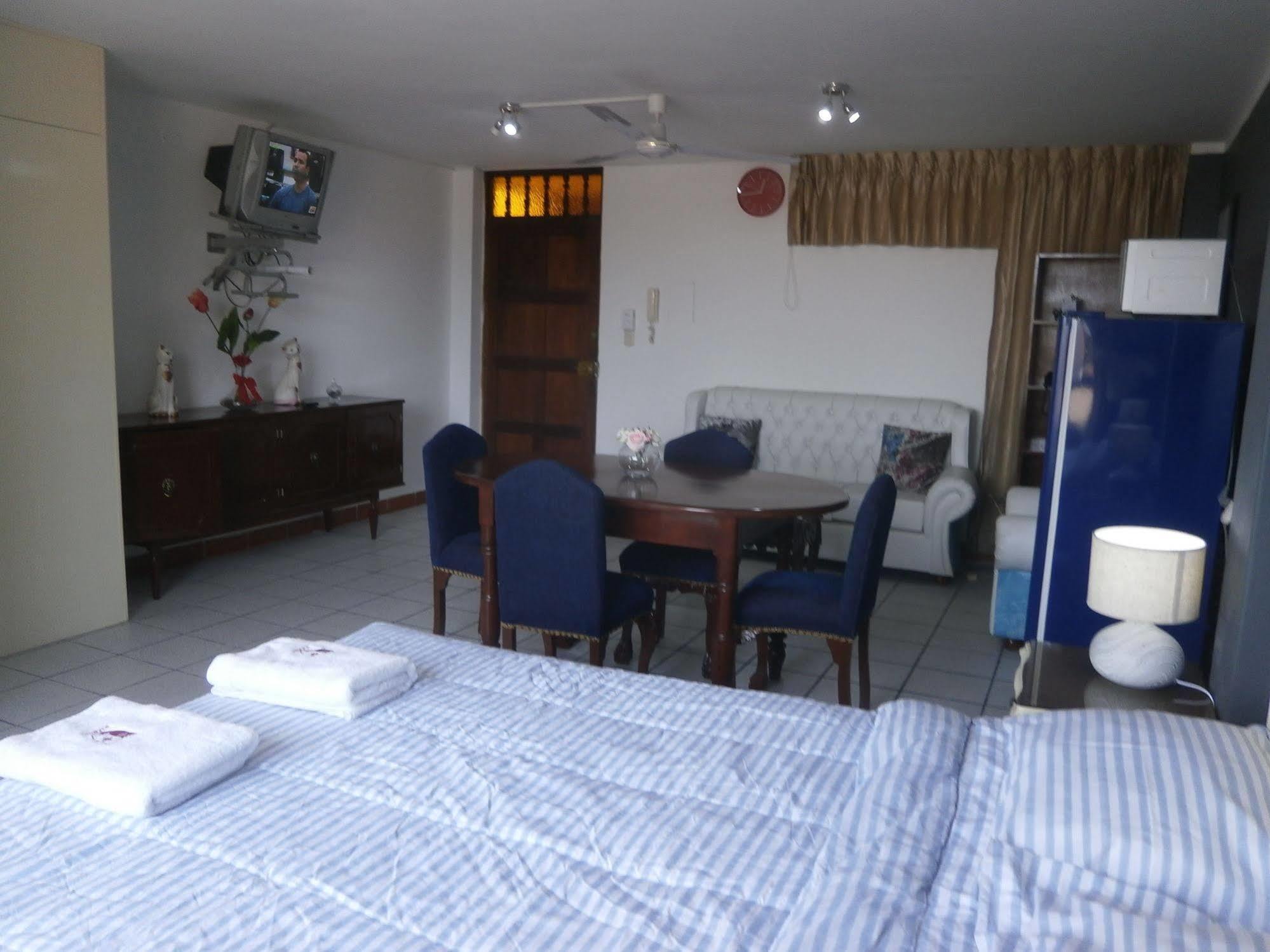 Strenua Santa Maria Suites Трухильо Экстерьер фото
